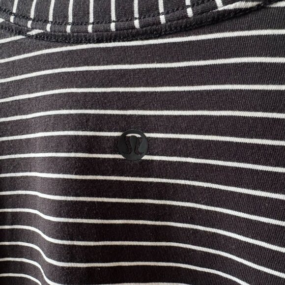 ✨ Lululemon Love Crew T-Shirt – Black/White Stripe – Womens Size 6-8 - Picture 11 of 16